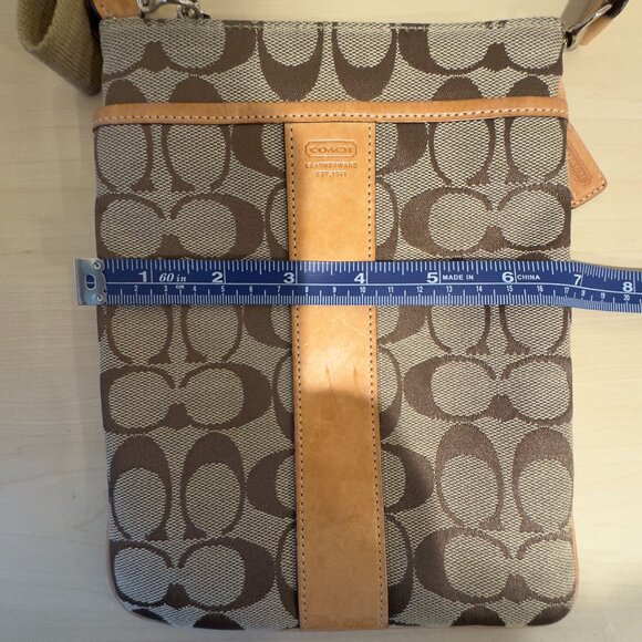 Coach Signature Canvas Swingpack Crossbody | Tan Monogram CML 👜✨ - Picture 14 of 16